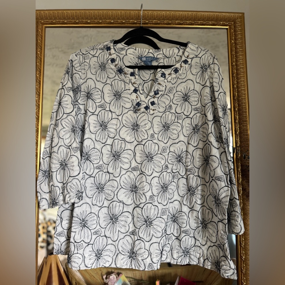 Koret Black & White Floral Embroidered Blouse | Classic Chic Cotton Top - Picture 2 of 6